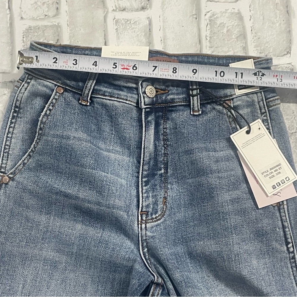 Judy Blue women’s jeans high waist Retro wide-leg distressed hem. NWT.size 3/26 - Picture 13 of 16